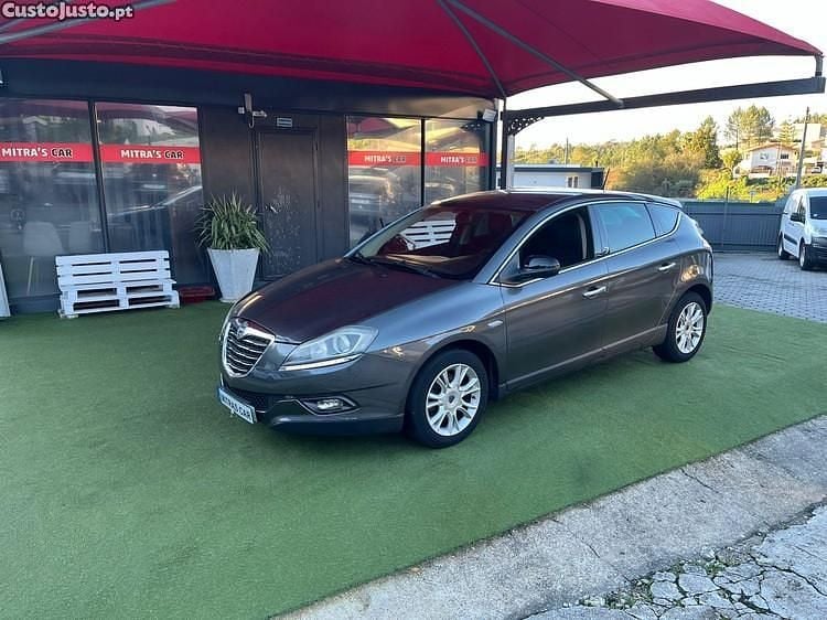 Cinza Usado 2013 Lancia Delta Citadino | € 11.450 - Imagem 1/1