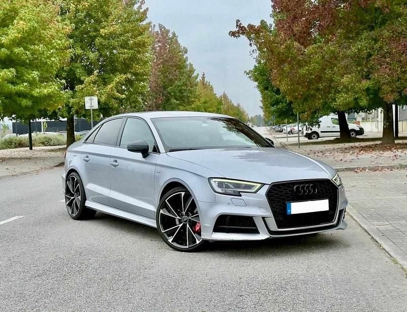 Cinza Usado 2017 Audi A3 S-Line Sedan | € 24.350 (Caro) - Imagem 1/4