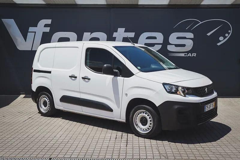 Branco Usado 2019 Peugeot Partner Style Monovolume | € 12.500 (Preço justo) - Imagem 1/4