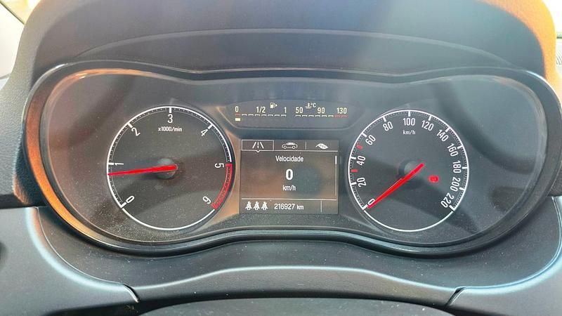 Usado Opel Corsa 95 HP (69 kW) 2017 Branco Citadino