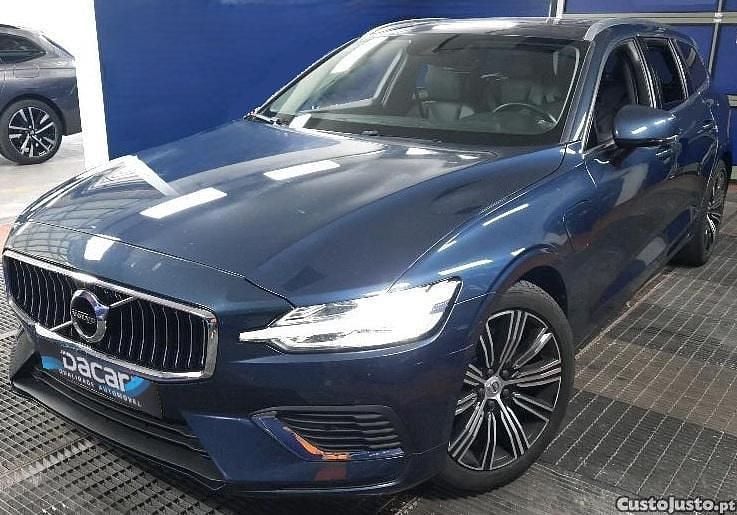 Azul Usado 2019 Volvo V60 Inscription Carrinha | € 28.399 (Preço justo) - Imagem 1/1