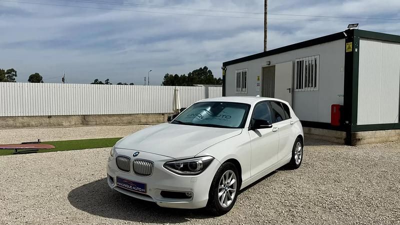 Branco glaciar Usado 2014 BMW 116 Urban Line Citadino | € 14.000 (Caro) - Imagem 1/1
