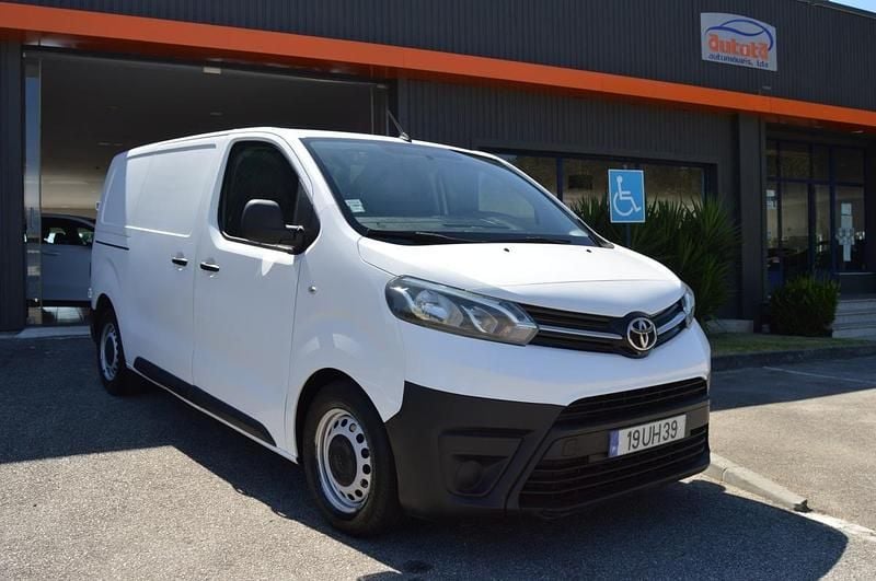 Branco Usado 2018 Toyota Proace Van | € 13.000 (Bom preço) - Imagem 1/4