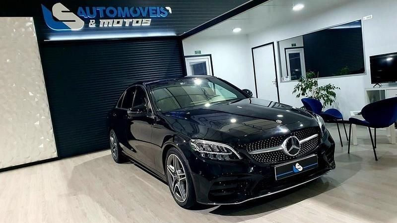 Preto Usado 2019 Mercedes C220 AMG line Sedan | € 33.900 (Preço justo) - Imagem 1/4