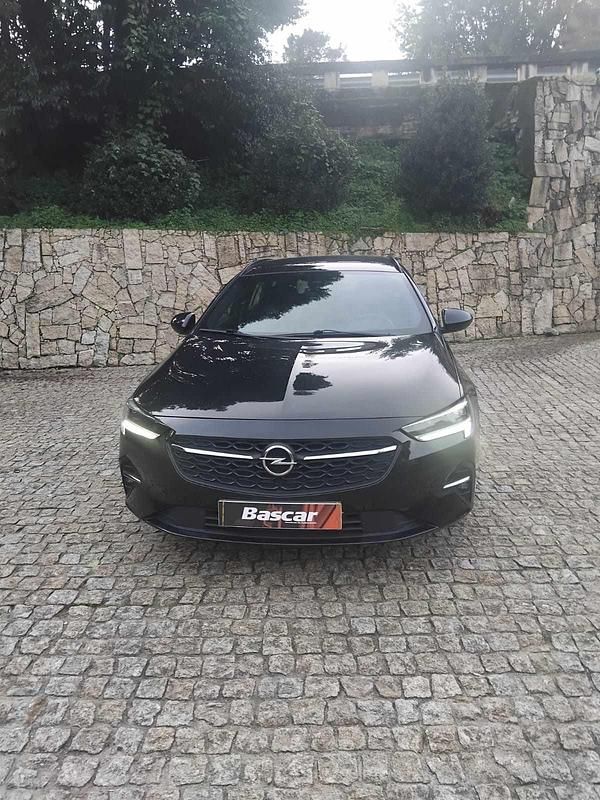 Usado Opel Insignia 122 HP (89 kW) 2021 Preto Carrinha