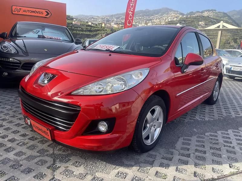 Usado Peugeot 207 68 HP (50 kW) 2010 Vermelho Citadino