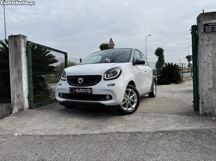 Branco Usado 2016 Smart ForFour Passion Citadino | € 11.180 (Preço justo) - Imagem 1/1