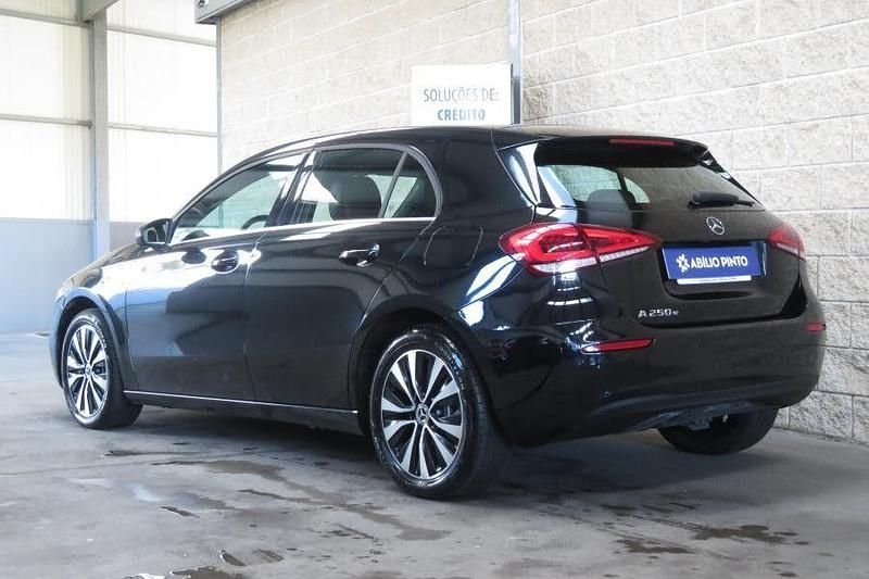 Usado Mercedes A250 Style 160 HP (117 kW) 2021 Preto
