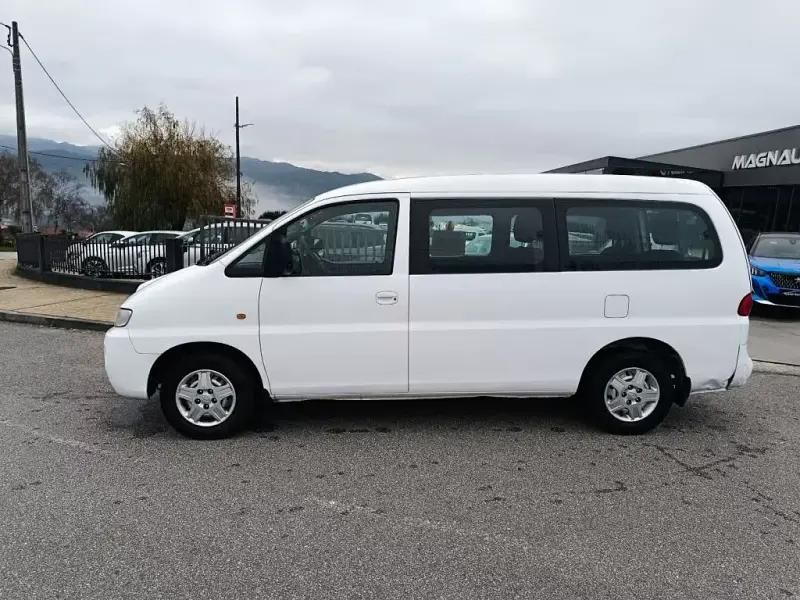 Branco Usado 2004 Hyundai H-1 Monovolume | € 7.500 - Imagem 1/4
