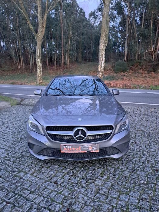 Usado Mercedes CLA180 Shooting Brake Urban 110 HP (80 kW) 2016 Carrinha