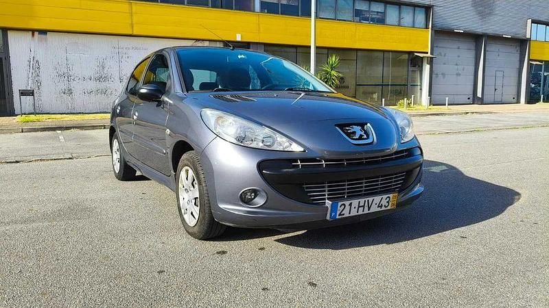 Usado 2009 Peugeot 206+ Citadino | € 3.900 - Imagem 1/4
