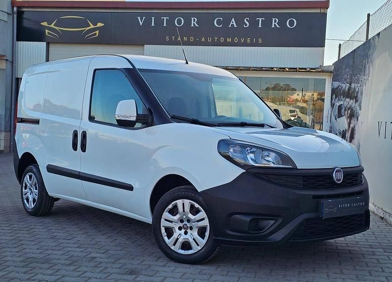 Usado Fiat Doblò 105 HP (77 kW) 2019 Branco Monovolume