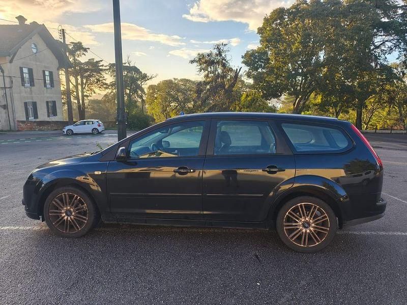 Usado 2006 Ford Focus Titanium Sedan | € 3.500 (Preço justo) - Imagem 1/4