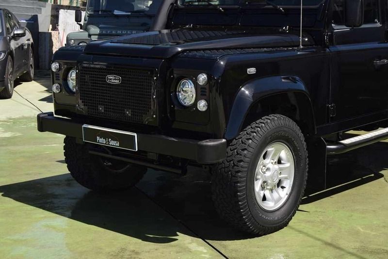 Usado Land Rover Defender SE 122 HP (89 kW) 2005 Preto (metalizado) SUV