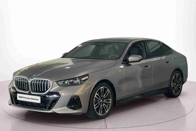 Vermelho Usado 2024 BMW 520 Sedan | € 51.900 (Preço justo) - Imagem 1/4