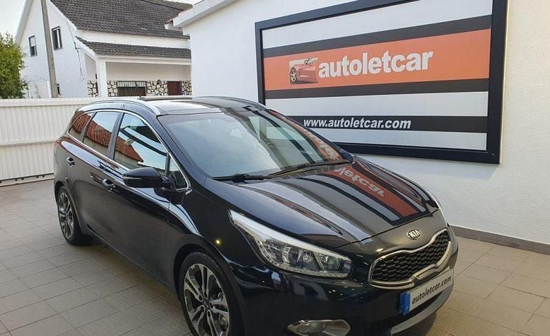 Usado Kia Ceed Sportswagon 128 HP (94 kW) 2015 Preto Carrinha