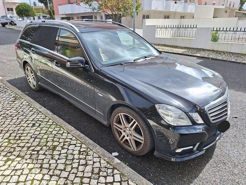 Usado 2010 Mercedes E350 Sedan | € 13.650 - Imagem 1/4