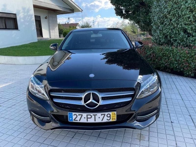 Usado Mercedes C250 204 HP (150 kW) 2015 Preto Sedan