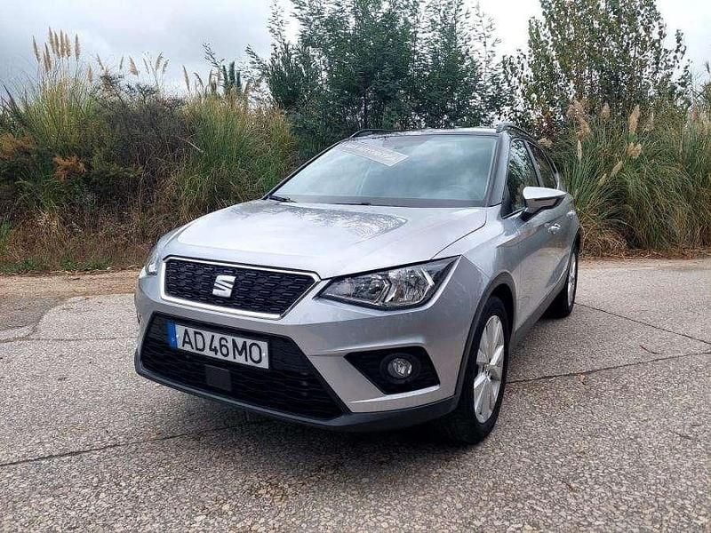 Cinzento Usado 2020 Seat Arona SUV | € 17.790 (Preço justo) - Imagem 1/4