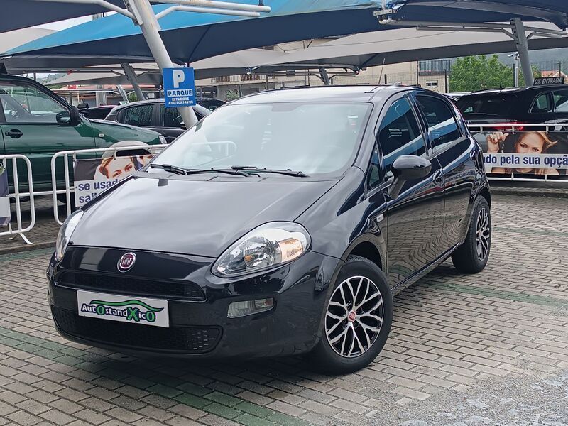 Preto Usado 2018 Fiat Punto Easy Citadino | € 11.990 (Caro) - Imagem 1/4