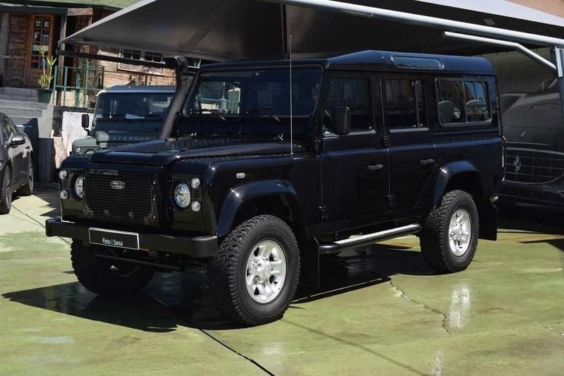 Usado Land Rover Defender SE 122 HP (89 kW) 2005 Preto (metalizado) SUV