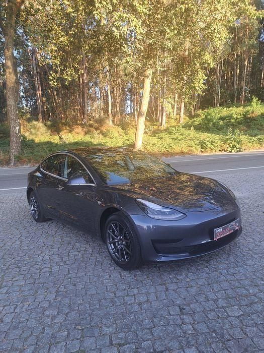Usado 2019 Tesla Model 3 Sedan | € 21.490 (Preço justo) - Imagem 1/4