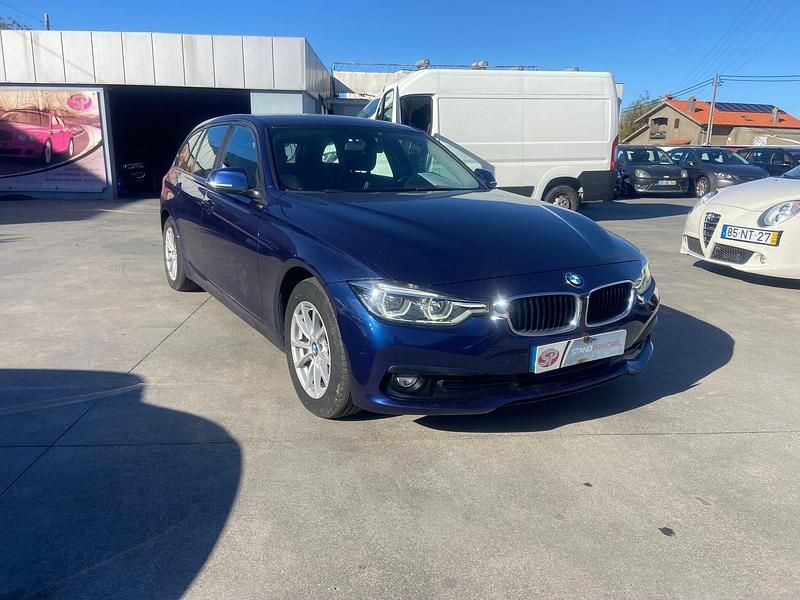 Azul Usado 2018 BMW 316 Advantage Carrinha | € 16.500 - Imagem 1/4