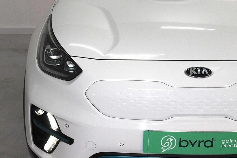 Usado Kia e-Niro 150 kW (204 HP) 2020 Branco SUV