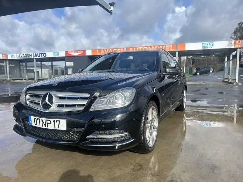 Usado Mercedes C220 Avantgarde 170 HP (125 kW) 2011
