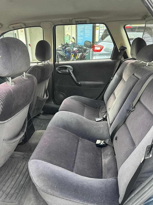 Usado Opel Vectra 100 HP (73 kW) 1999 Azul Carrinha