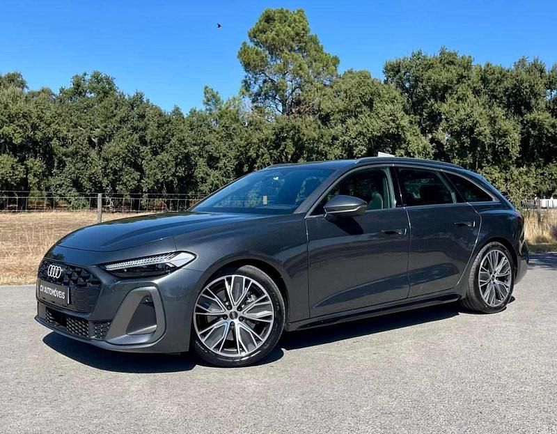 Usado Audi A5 Premium 204 HP (150 kW) 2024 Cinzento Citadino