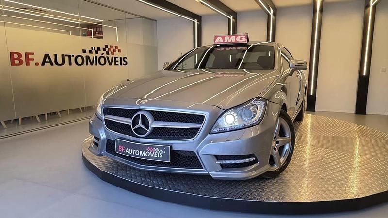 Cinzento Usado 2012 Mercedes CLS250 Sedan | € 22.500 - Imagem 1/4