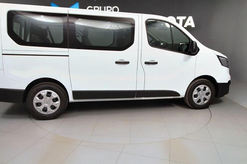 Usado Renault Trafic Equilibre 110 HP (80 kW) 2024 Branco Monovolume