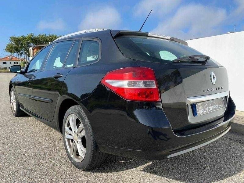 Usado Renault Laguna III Dynamique 110 HP (80 kW) 2008 Preto Carrinha