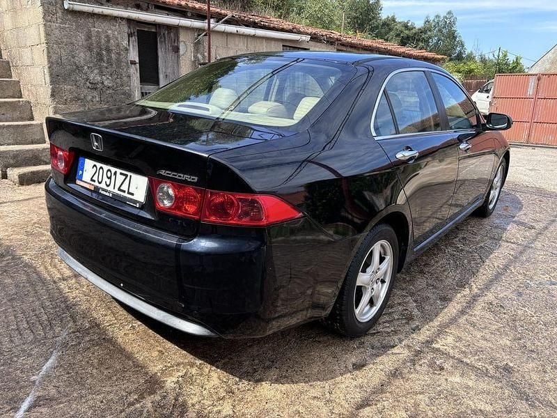 Usado 2005 Honda Accord Sedan | € 4.600 - Imagem 1/4