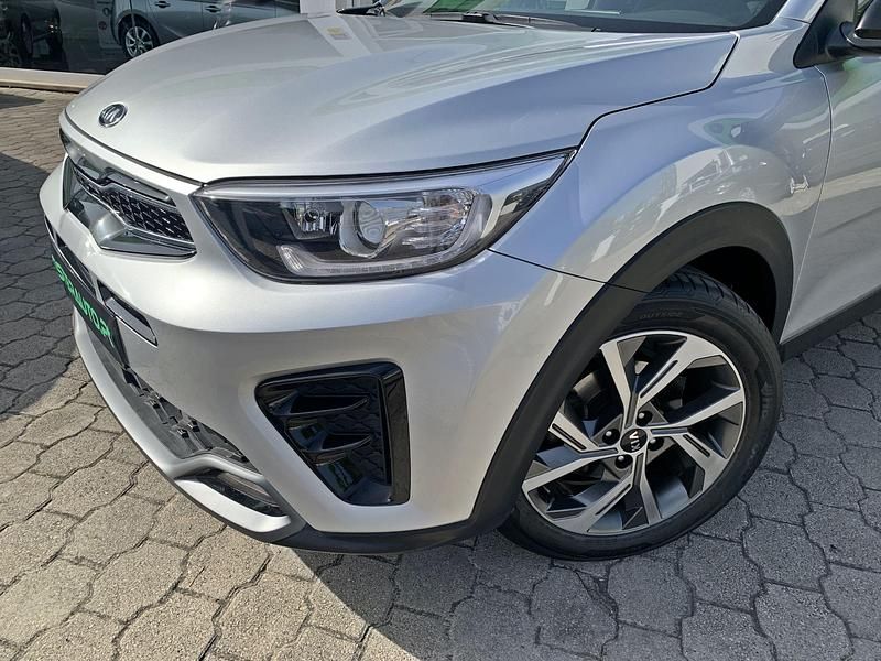 Usado Kia Stonic GT-Line 120 HP (88 kW) 2021 Cinza SUV