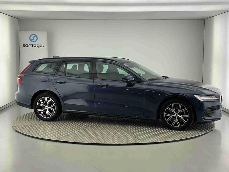 Azul Usado 2024 Volvo V60 Carrinha | € 40.490 - Imagem 1/4