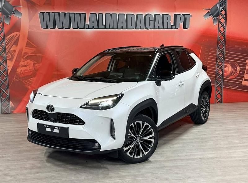 Branco Usado 2024 Toyota Yaris Hybrid | € 28.900 - Imagem 1/4