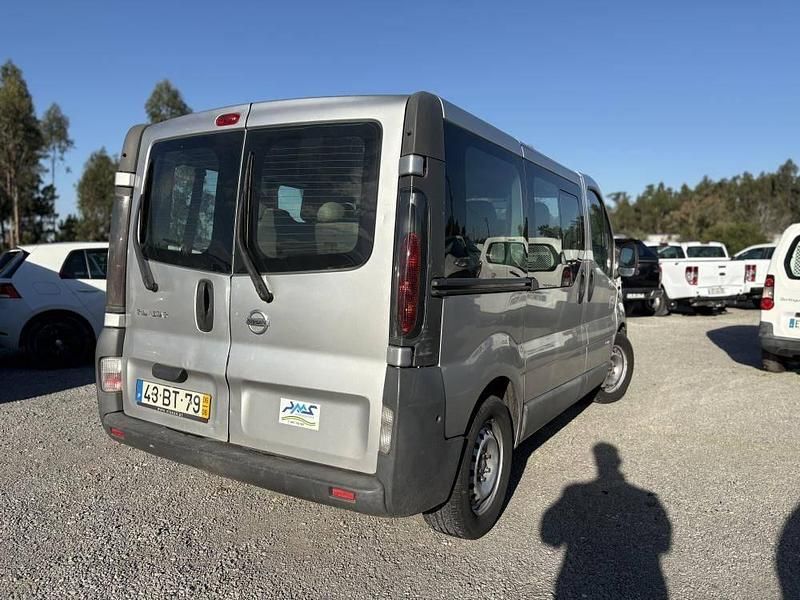 Usado Nissan Primastar 101 HP (74 kW) 2006 Cinzento Monovolume