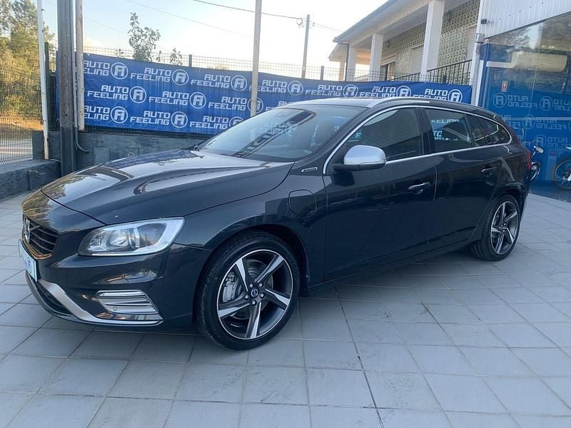 Cinza Usado 2015 Volvo V60 R-Design Momentum Carrinha | € 16.800 (Preço justo) - Imagem 1/4