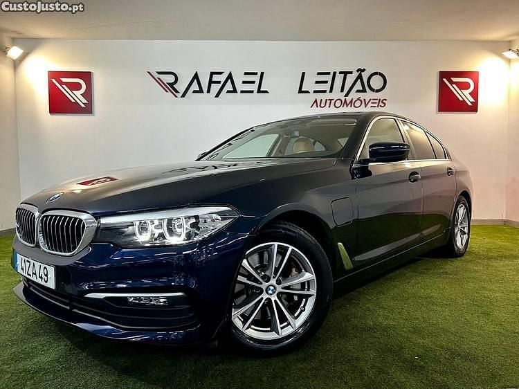 Azul Usado 2019 BMW 530e iPerformance Sedan | € 29.500 (Bom preço) - Imagem 1/1