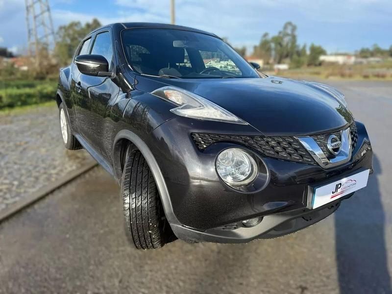 Usado Nissan Juke Premium Edition 115 HP (84 kW) 2015 Preto SUV