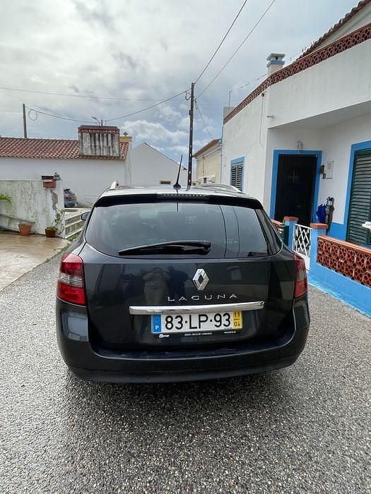 Usado 2011 Renault Laguna III Sedan | € 4.500 (Bom preço) - Imagem 1/4