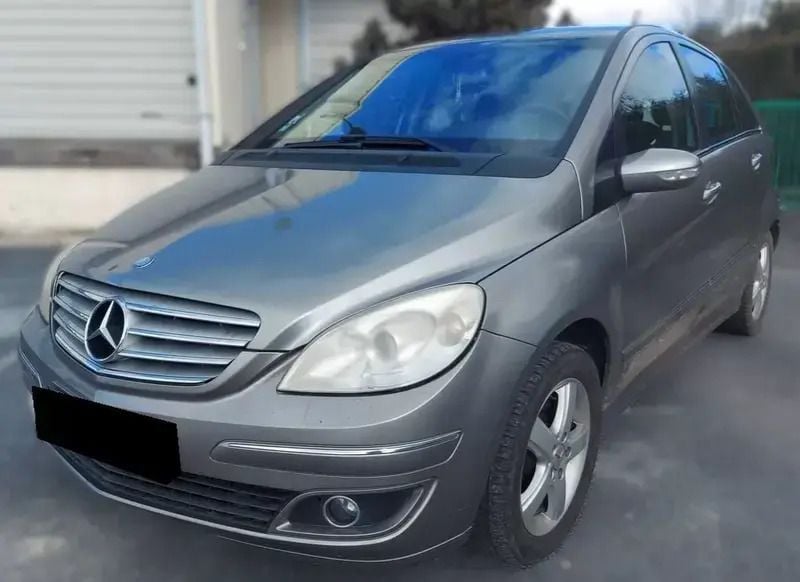Cinzento Usado 2006 Mercedes B180 Sport Edition Monovolume | € 7.990 (Preço justo) - Imagem 1/3