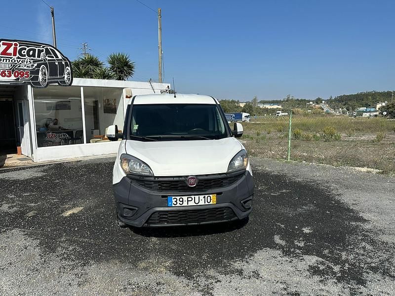 Branco Usado 2015 Fiat Doblò Easy Monovolume | € 5.900 (Super Preço) - Imagem 1/4