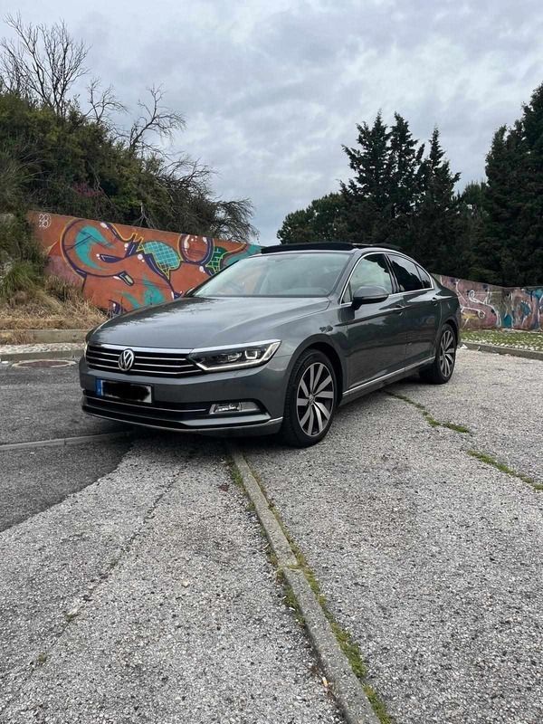Cinzento Usado 2016 VW Passat Sedan | € 21.500 (Caro) - Imagem 1/4