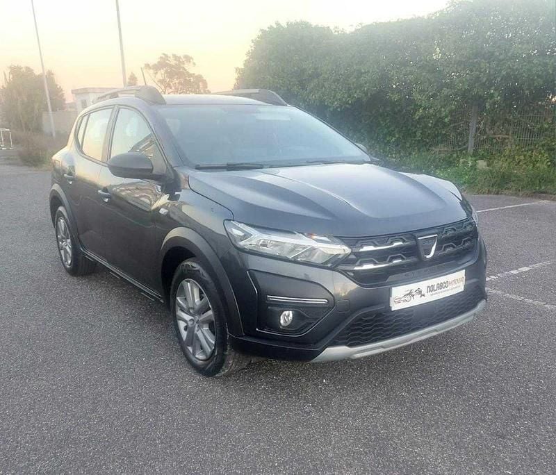 Usado Dacia Sandero Stepway 91 HP (66 kW) 2022 Cinza SUV