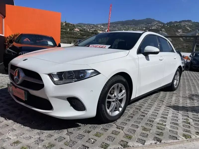Usado Mercedes A180 Urban 109 HP (80 kW) 2018 Branco Citadino