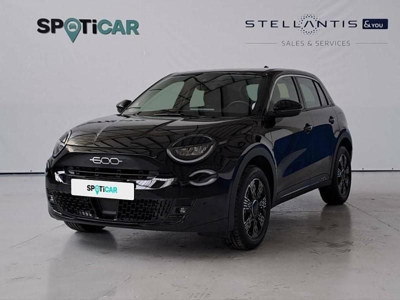 Preto Usado 2025 Fiat 600 SUV | € 24.500 (Preço justo) - Imagem 1/4