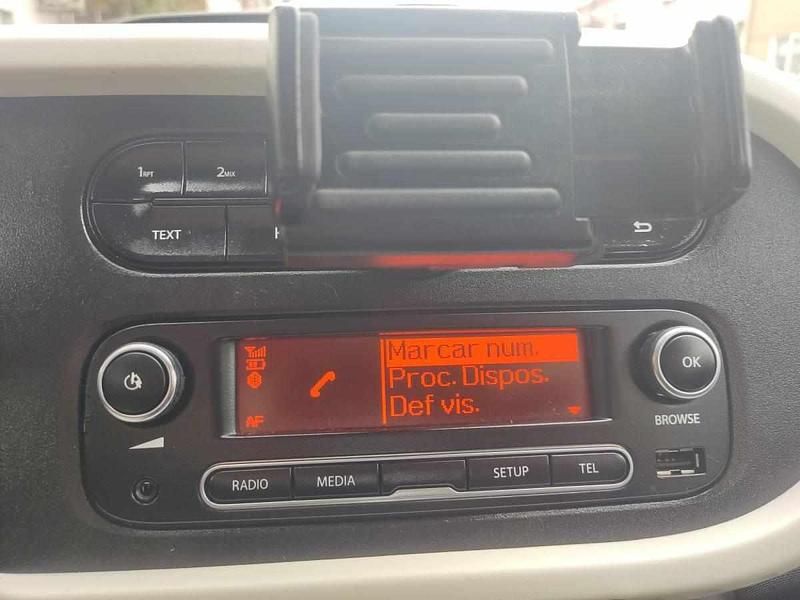 Usado Renault Twingo Techno 60 kW (82 HP) 2021 Cinza escuro Citadino